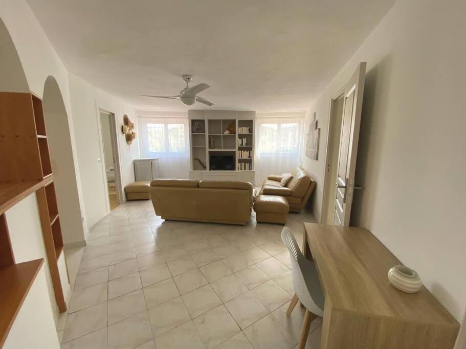 A Louer Haut De Villa 4 Pieces A Sainte-Maxime Golfe De St-Tropez Esterno foto